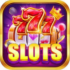 Pengguna membaca kode promo lewat mobile